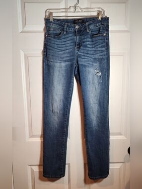 Judy Blue Women's Straight Leg Jeans in Medium Blue with Distressing